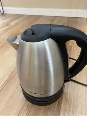 Hamilton Beach Electric Kettle in Stainless Steel and Black